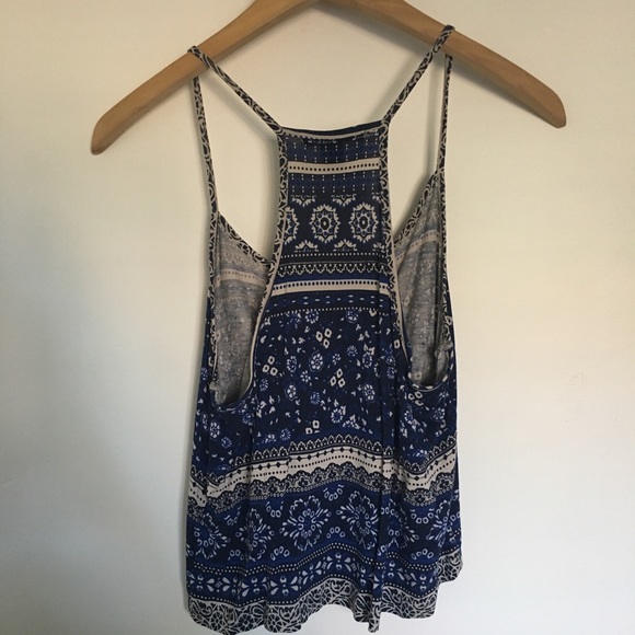 Pattern Crop Top - Picture 2 of 2